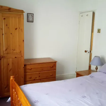 度假居 Lupine 惠特比